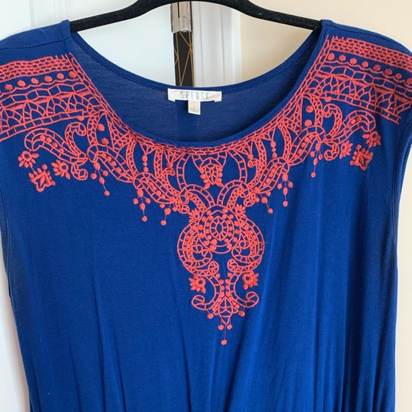 Embroidered neckline cotton dress - Picture 2 of 4